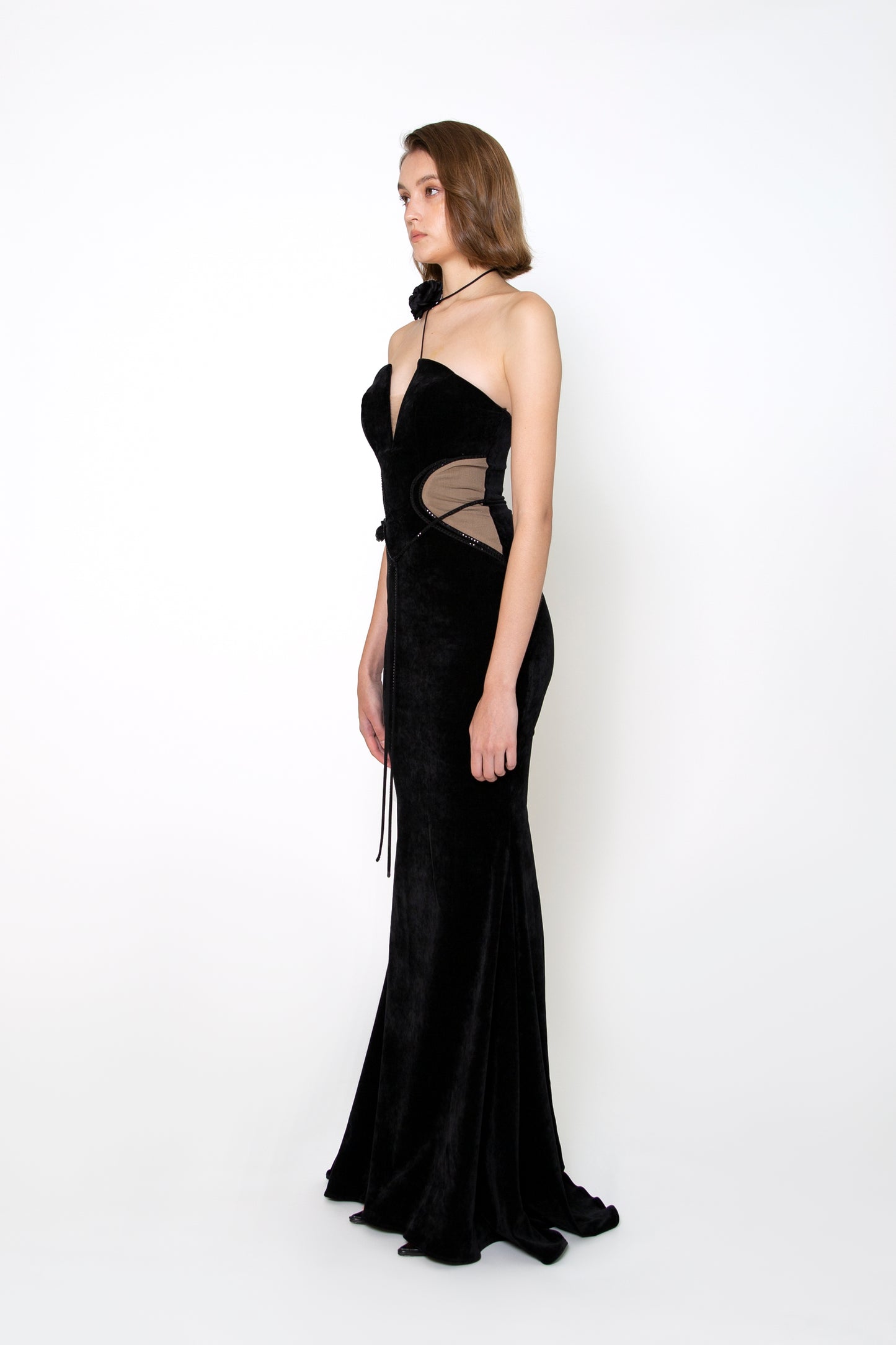 V-CUT FLOWER GOWN
