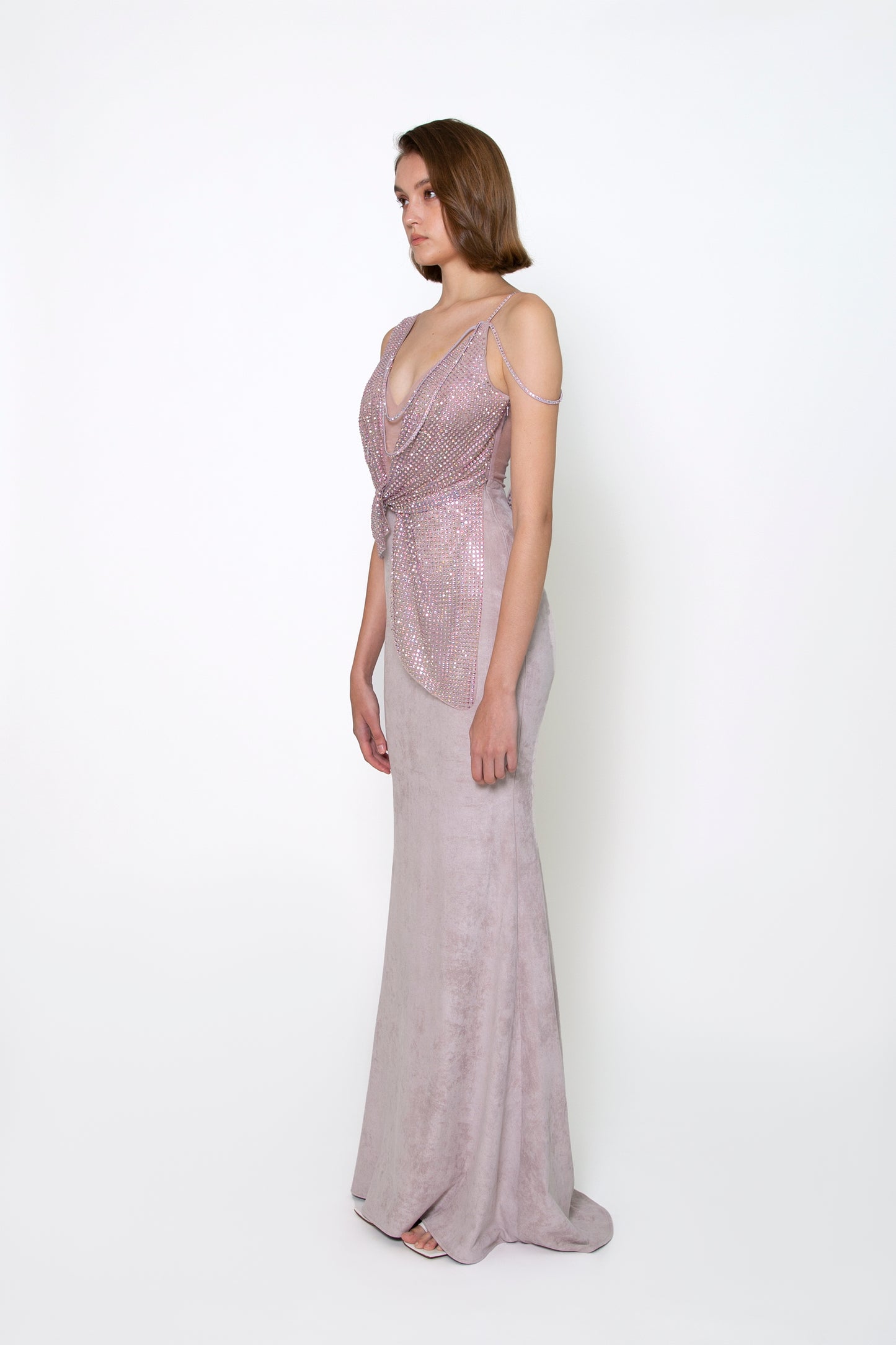 SLEEVELESS TWO-TONE GOWN